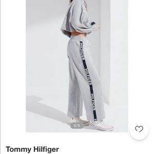 Tommy Hilfiger Sweat pants size Medium NWT